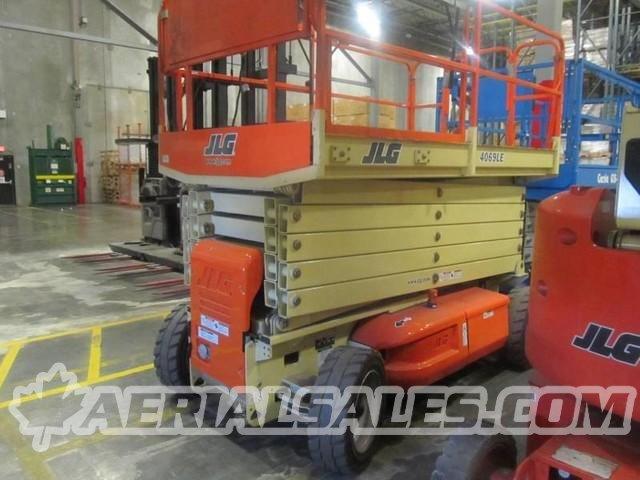 JLG 4069 electric scissor lift