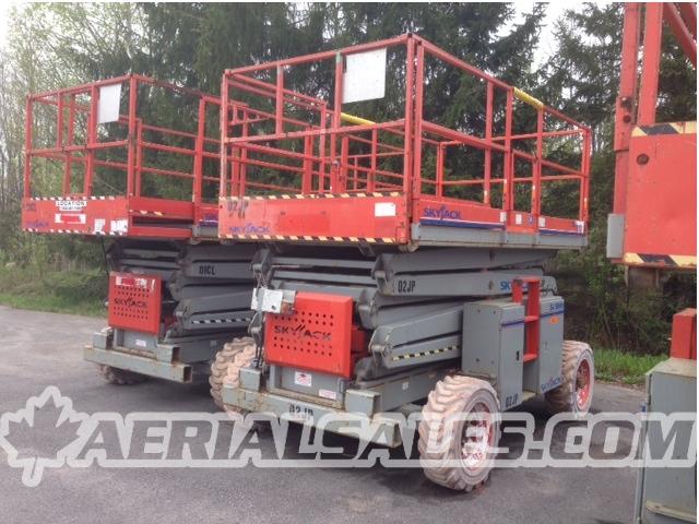 SKYJACK 8841 rough terrain scissorlift